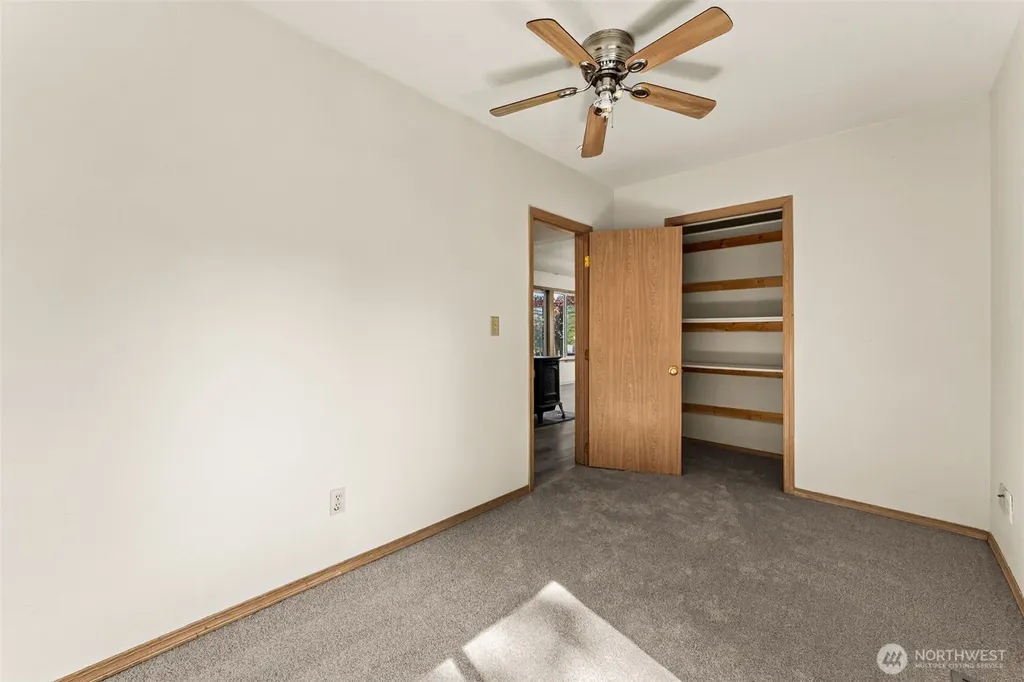 1648 Wolves Road Port Orchard WA 98366