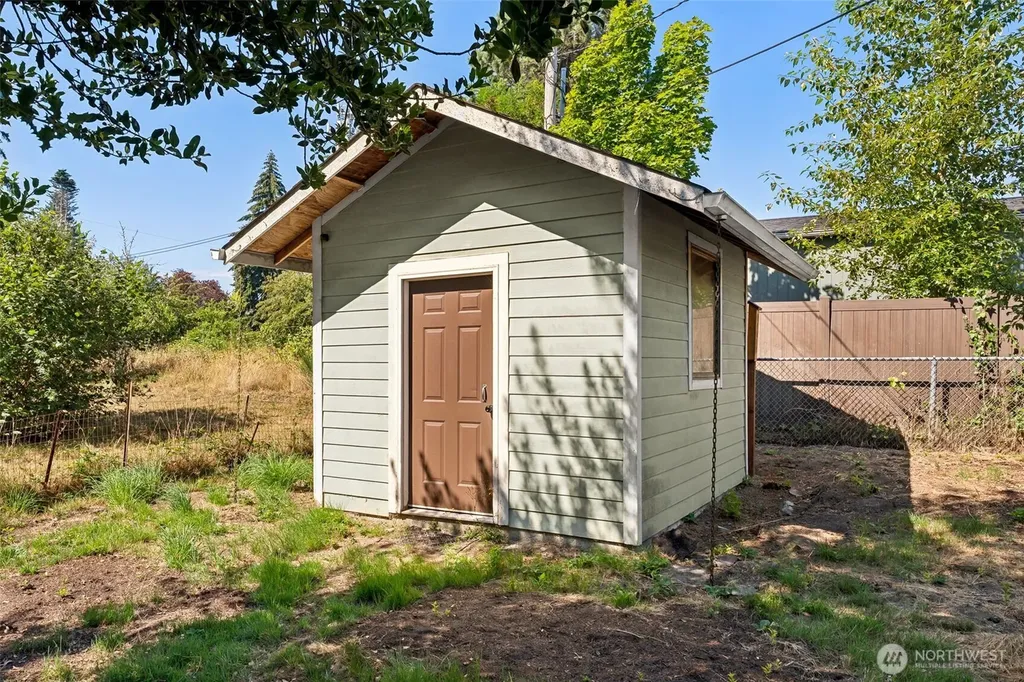 1648 Wolves Road Port Orchard WA 98366