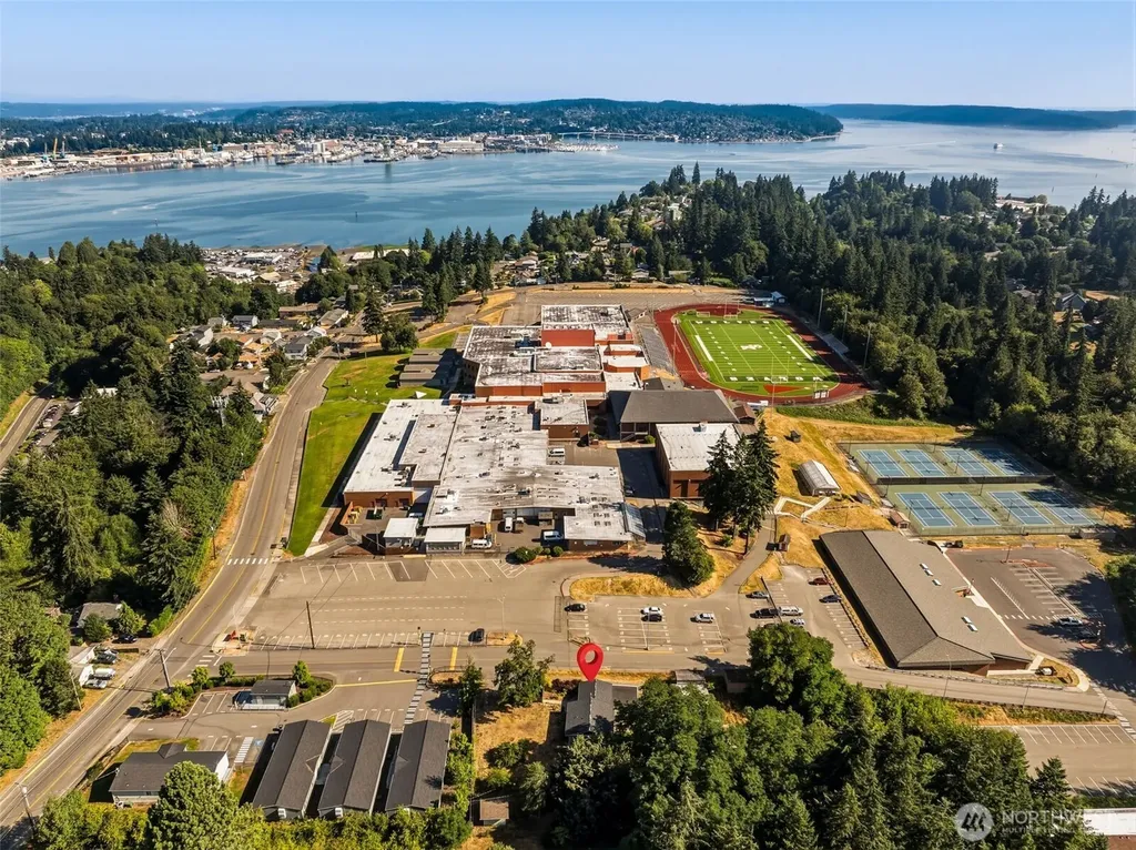 1648 Wolves Road Port Orchard WA 98366