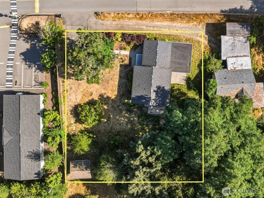 1648 Wolves Road Port Orchard WA 98366