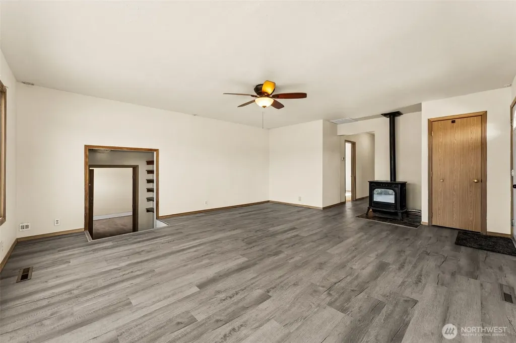 1648 Wolves Road Port Orchard WA 98366