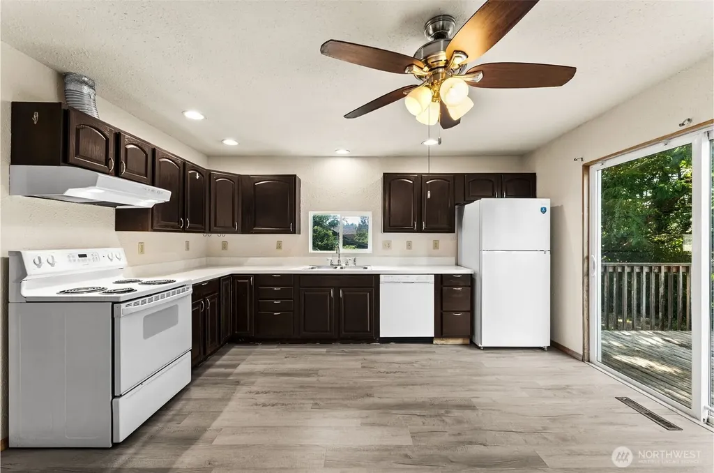 1648 Wolves Road Port Orchard WA 98366