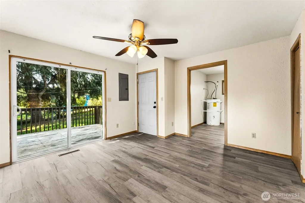 1648 Wolves Road Port Orchard WA 98366