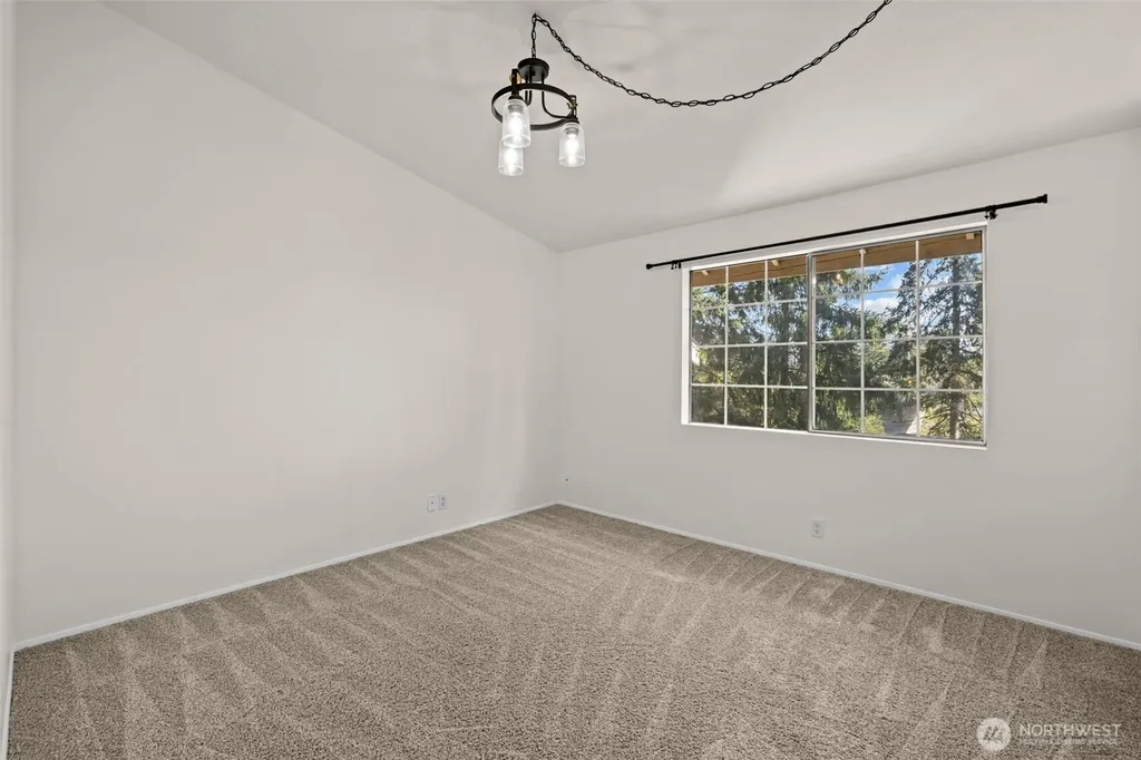 8512 242nd Street SW Edmonds WA 98026