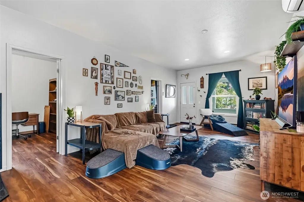 416 N Alcazar Avenue Arlington WA 98223
