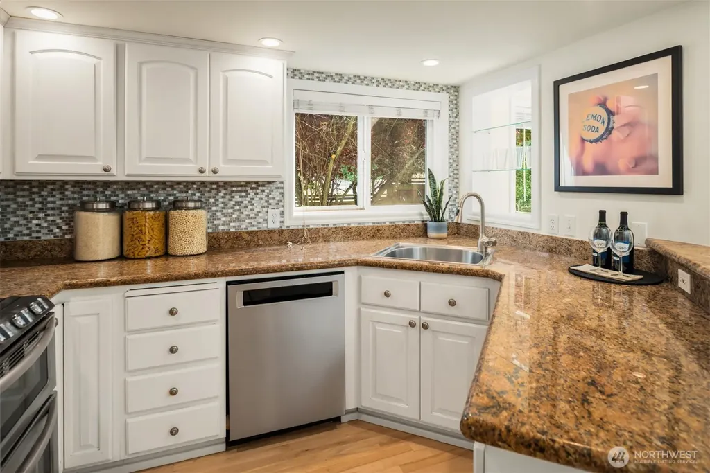 2310 W Dravus Street Seattle WA 98199