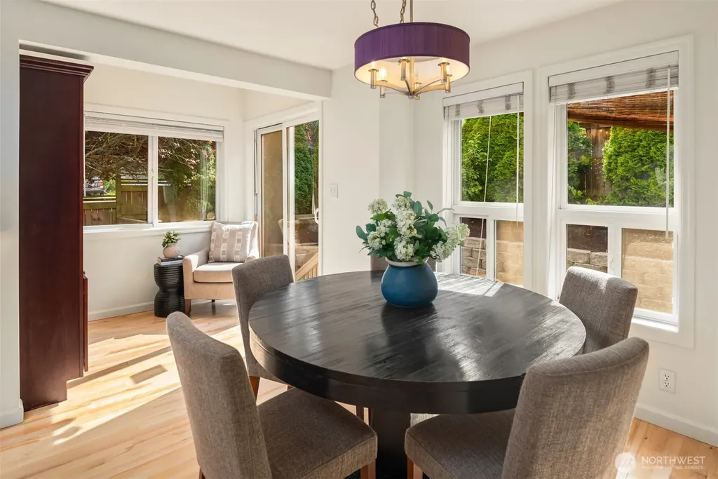 2310 W Dravus Street Seattle WA 98199