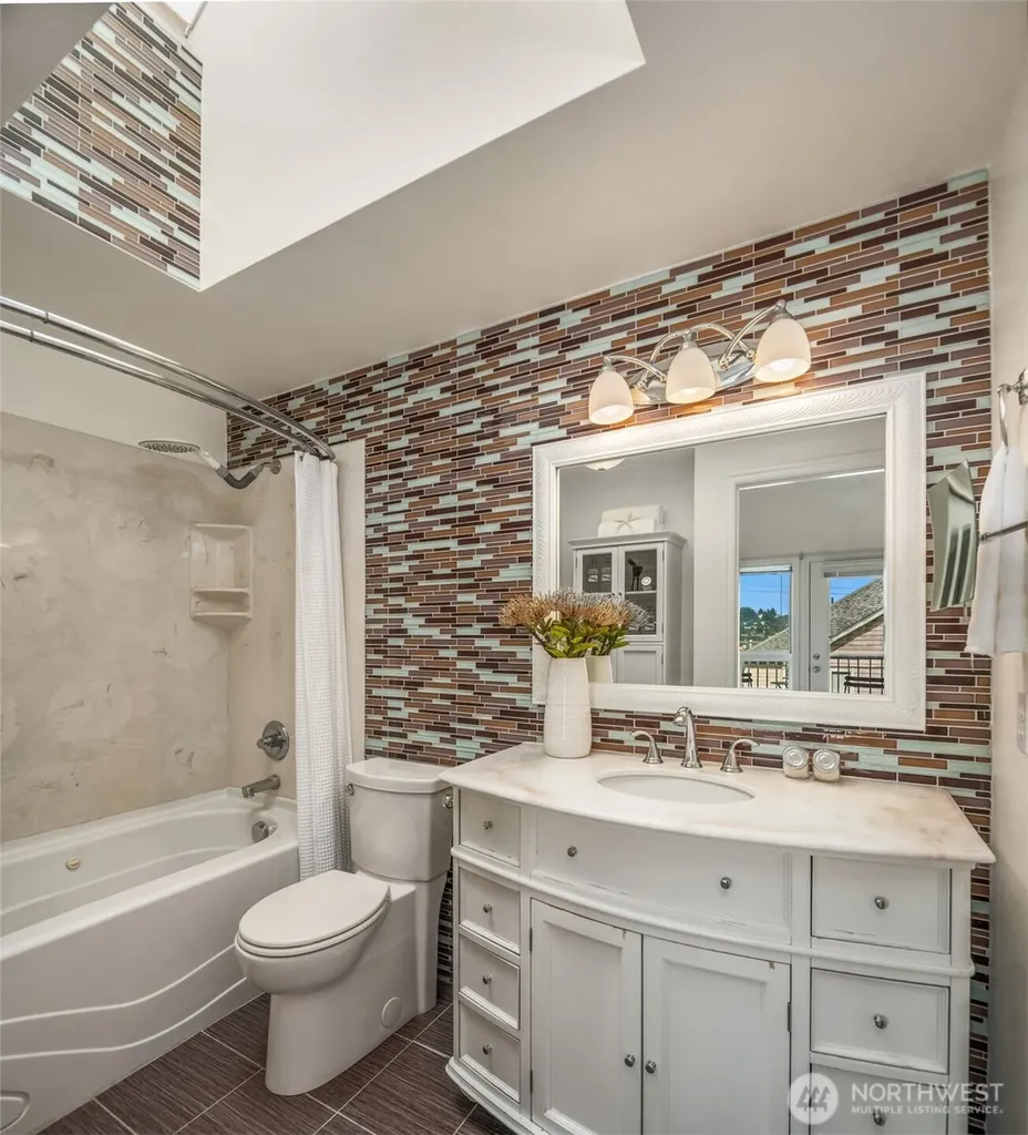 2310 W Dravus Street Seattle WA 98199