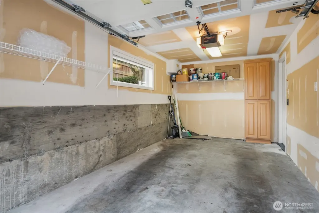 2310 W Dravus Street Seattle WA 98199