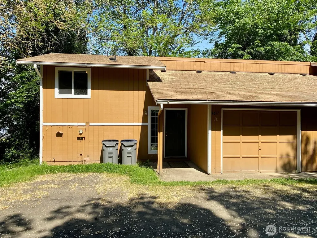 4617 Beach Drive E Port Orchard WA 98366