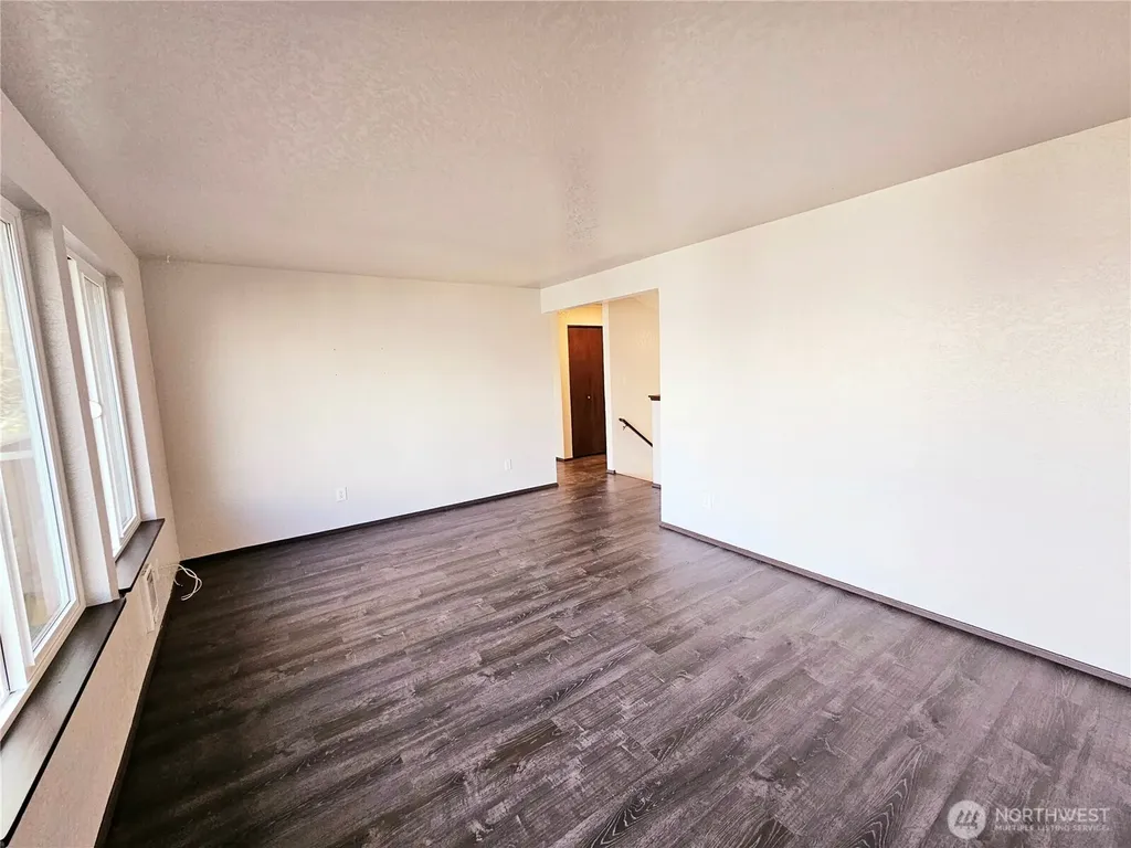 4617 Beach Drive E Port Orchard WA 98366