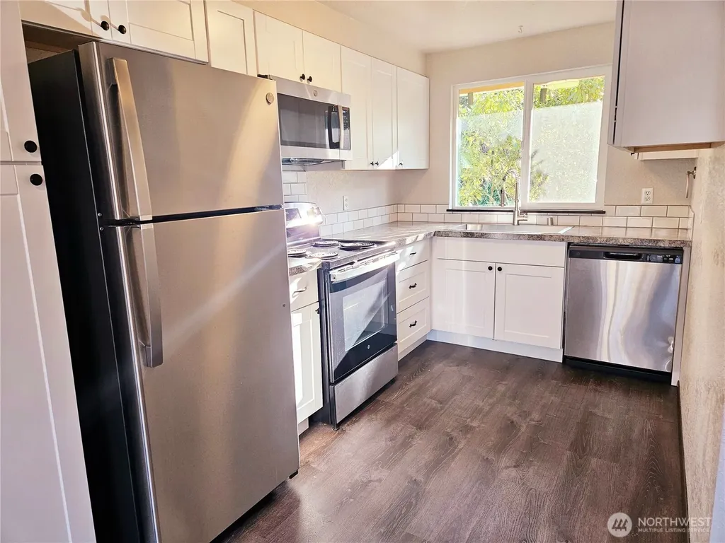 4617 Beach Drive E Port Orchard WA 98366