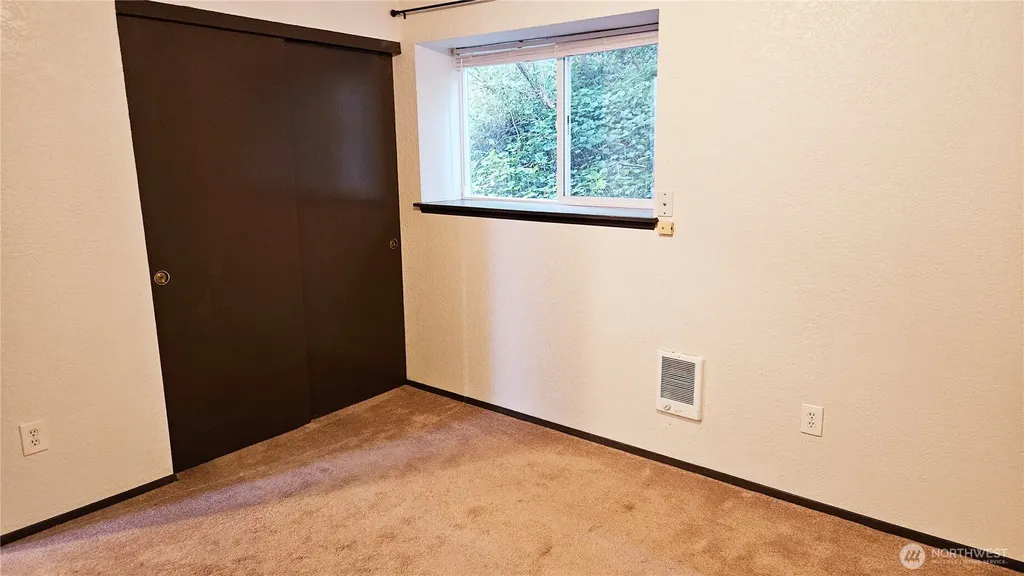 4617 Beach Drive E Port Orchard WA 98366