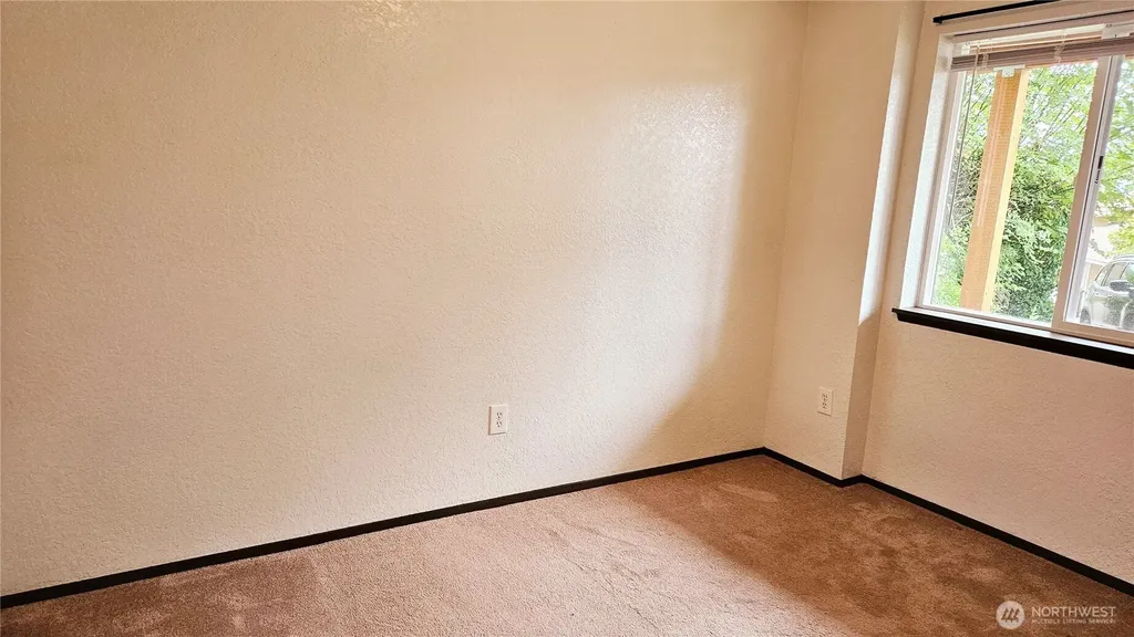 4617 Beach Drive E Port Orchard WA 98366