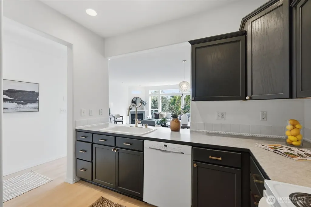 6918 208th Street SW Lynnwood WA 98036