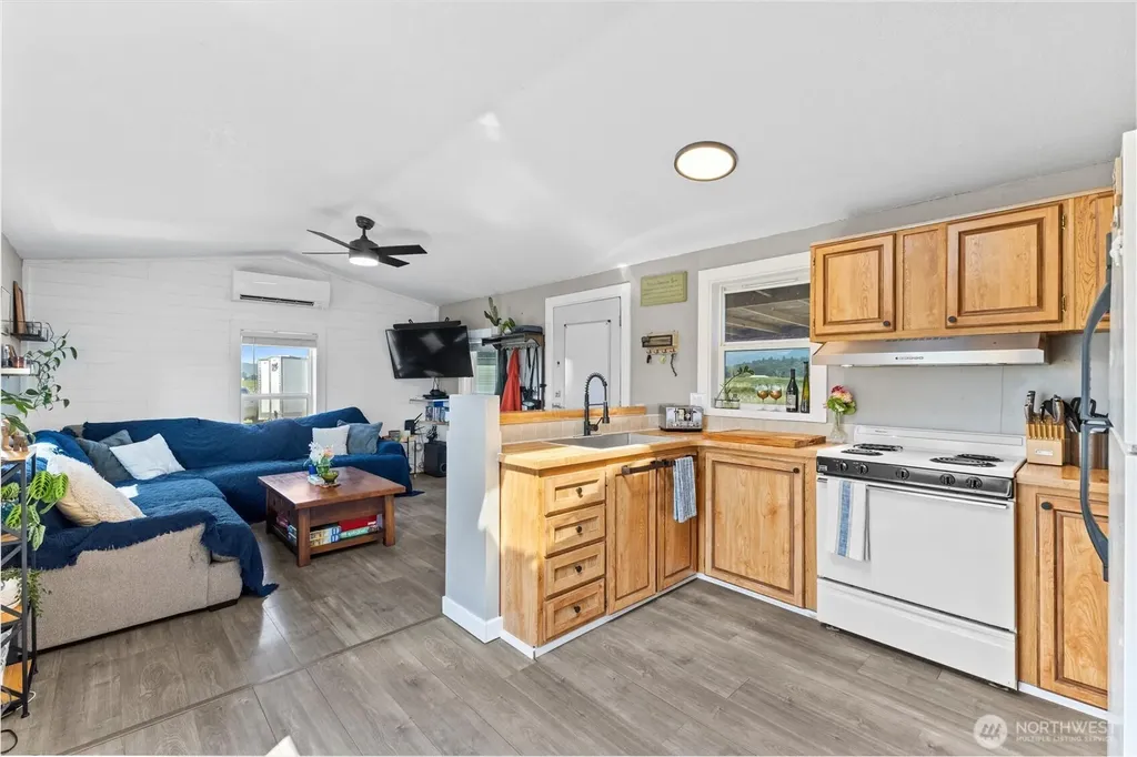 8902 Telegraph Road Sumas WA 98295