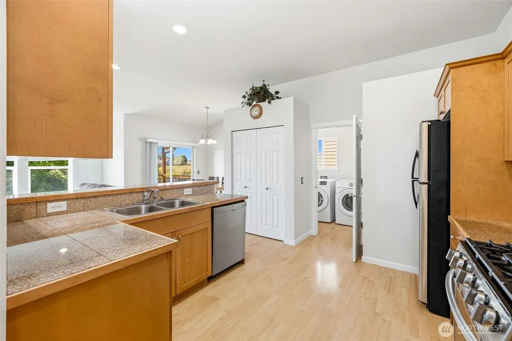 7947 E Golf Course Drive Blaine WA 98230