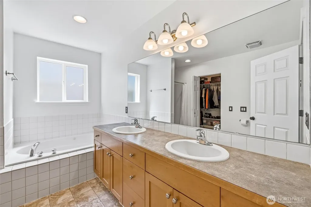 7947 E Golf Course Drive Blaine WA 98230