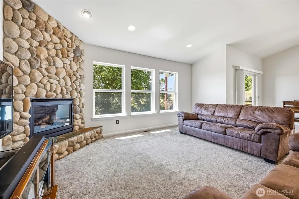 7947 E Golf Course Drive Blaine WA 98230