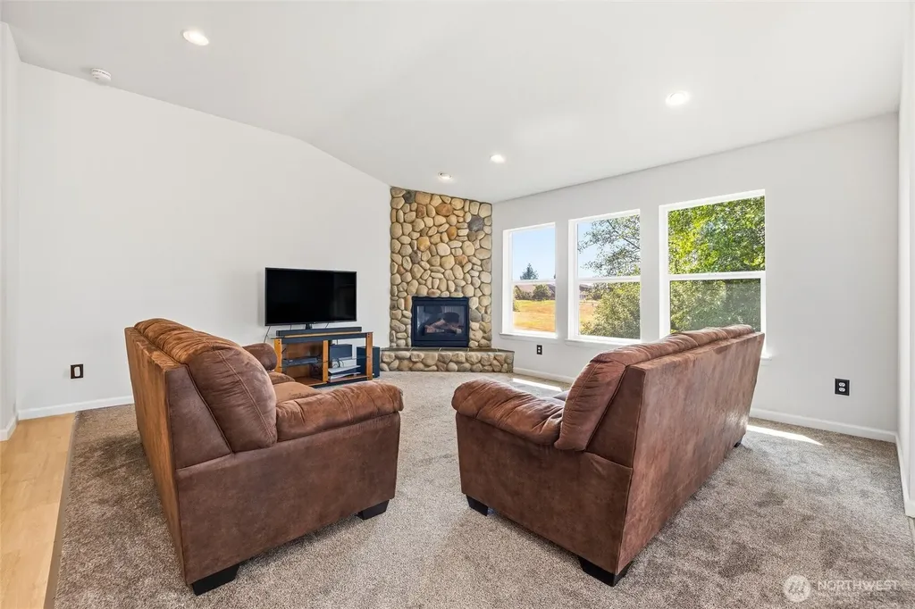 7947 E Golf Course Drive Blaine WA 98230