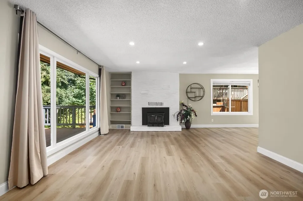 37110 5th Ave SW Federal Way WA 98023