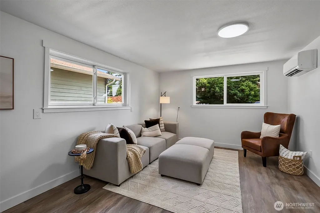 20418 54th Avenue W Lynnwood WA 98036