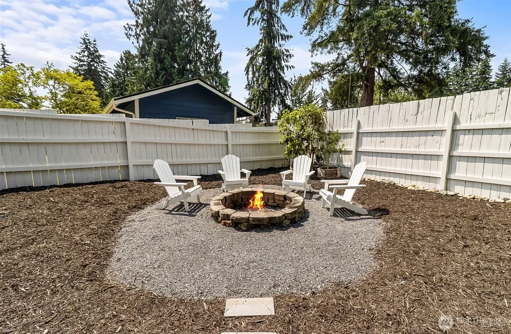 20418 54th Avenue W Lynnwood WA 98036