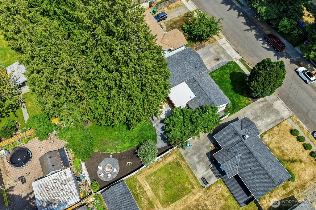 20418 54th Avenue W Lynnwood WA 98036