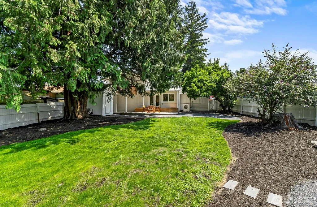 20418 54th Avenue W Lynnwood WA 98036