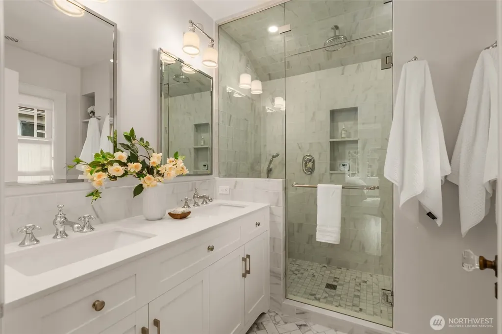 2416 2nd Avenue N Seattle WA 98109