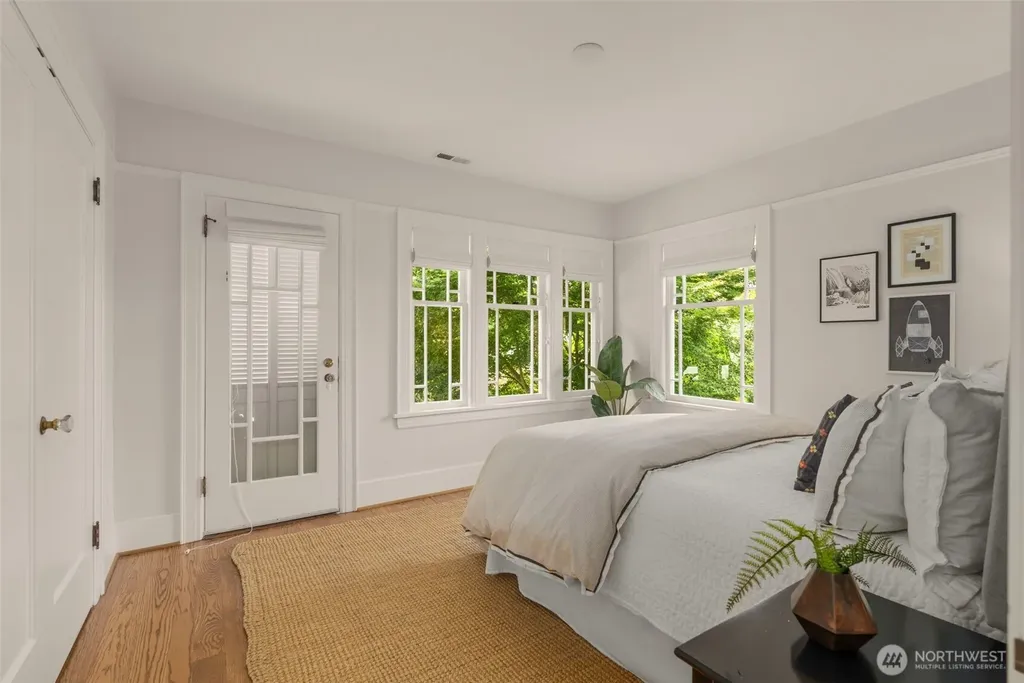 2416 2nd Avenue N Seattle WA 98109