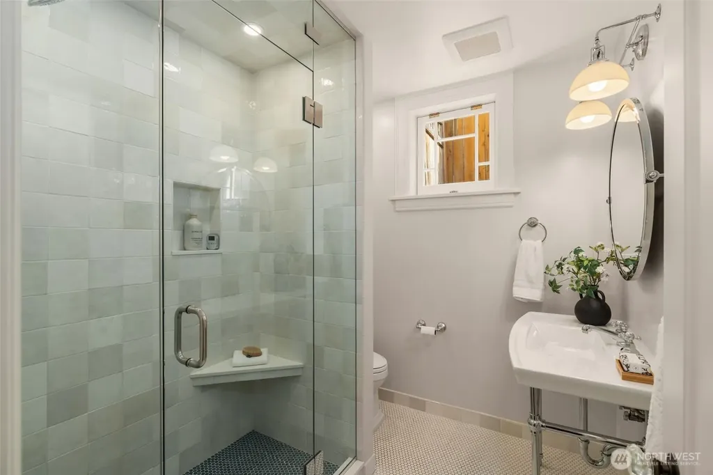 2416 2nd Avenue N Seattle WA 98109