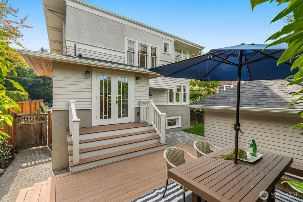 2416 2nd Avenue N Seattle WA 98109