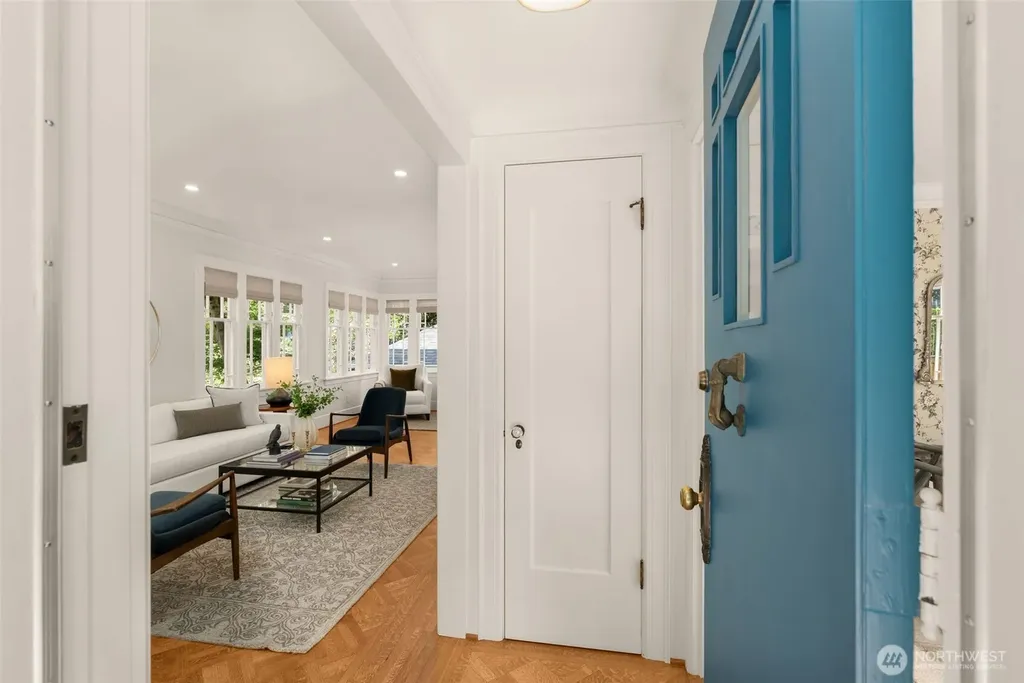 2416 2nd Avenue N Seattle WA 98109
