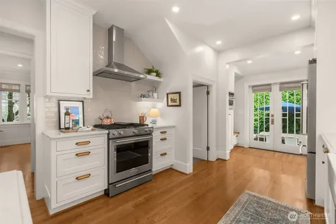 2416 2nd Avenue N Seattle WA 98109