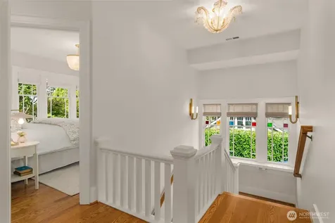 2416 2nd Avenue N Seattle WA 98109