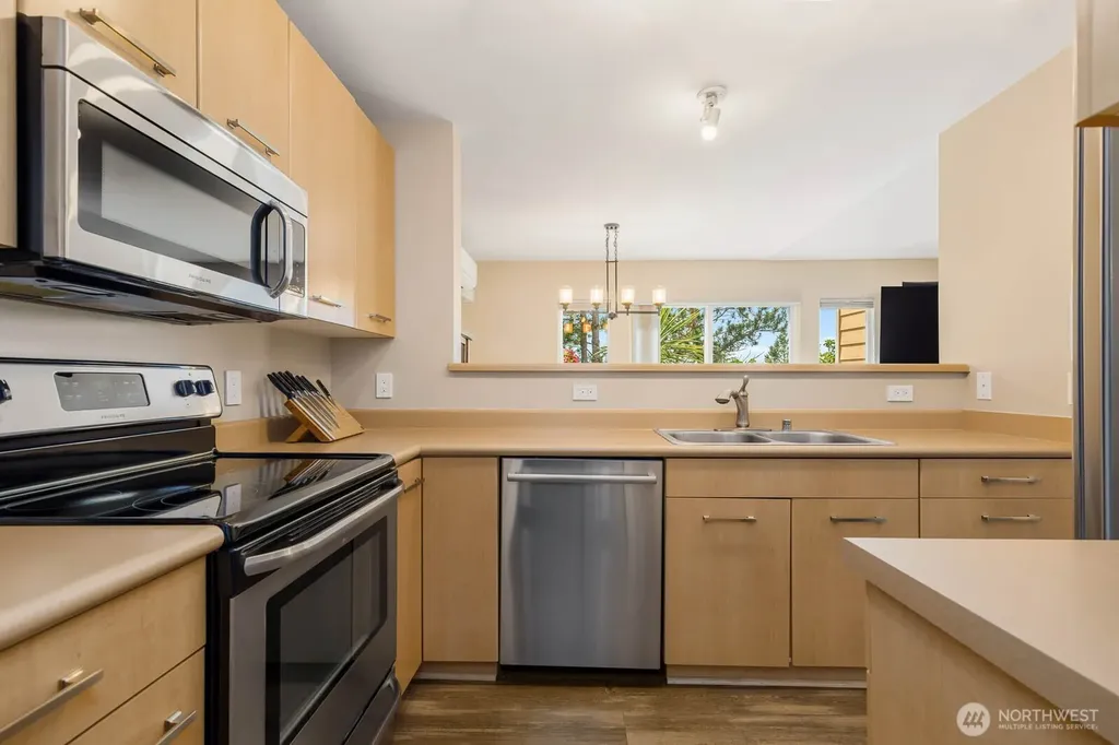 710 240th Way SE Sammamish WA 98074