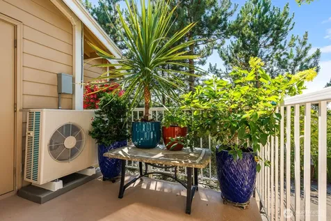 710 240th Way SE Sammamish WA 98074