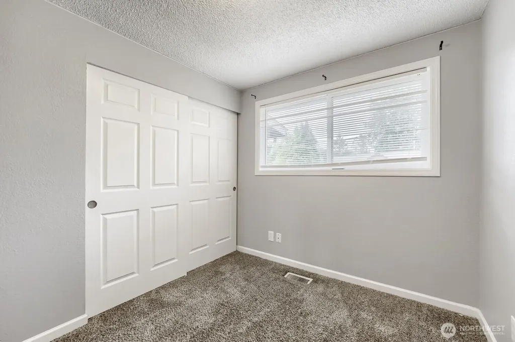 715 Johns Rd E Parkland WA 98445