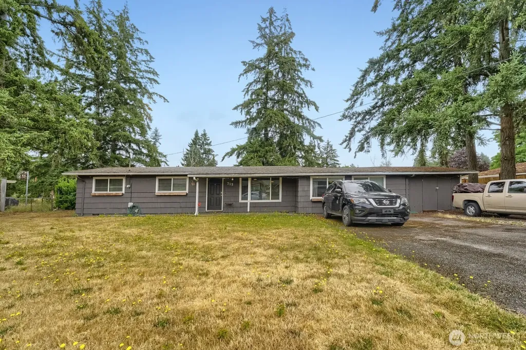 715 Johns Rd E Parkland WA 98445