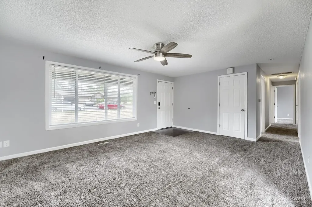 715 Johns Rd E Parkland WA 98445