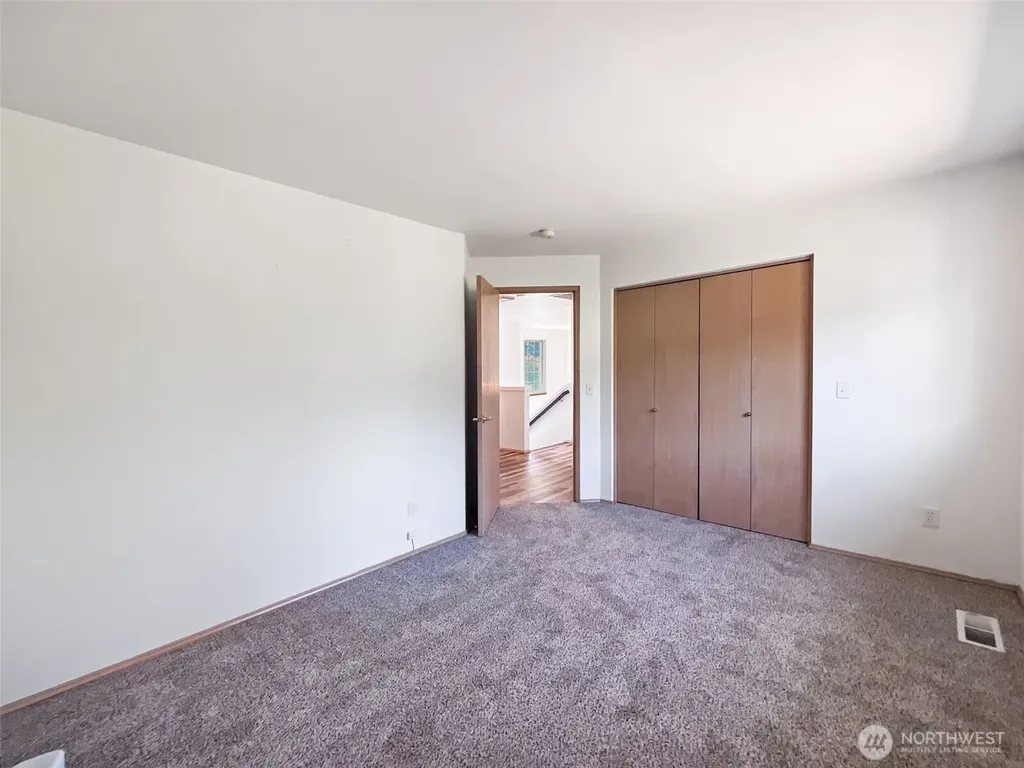 101 Eagle Ridge Drive E Puyallup WA 98374