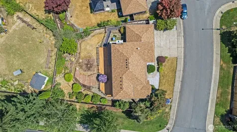 101 Eagle Ridge Drive E Puyallup WA 98374