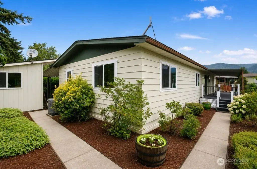2399 Nightingale Lane Kelso WA 98626
