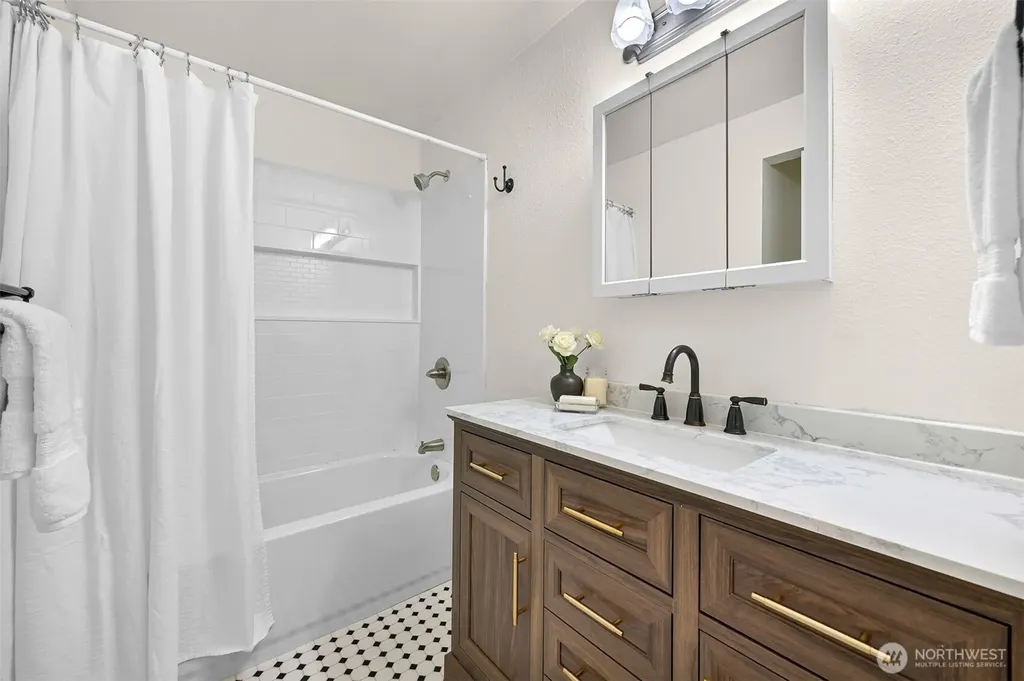 10 Sparrow Court Bellingham WA 98229
