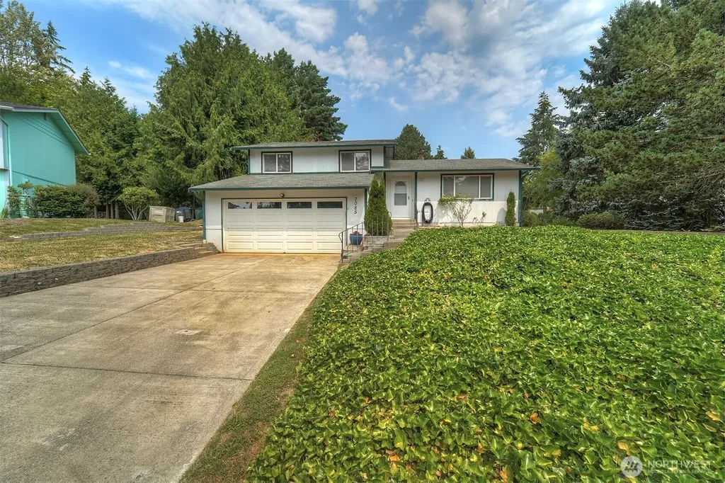7085 Thebes Street NE Bremerton WA 98311