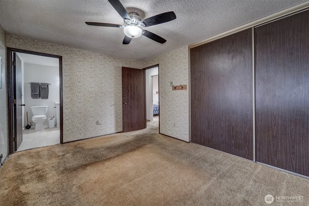 7085 Thebes Street NE Bremerton WA 98311