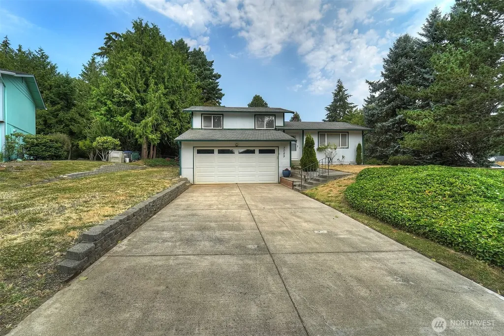 7085 Thebes Street NE Bremerton WA 98311