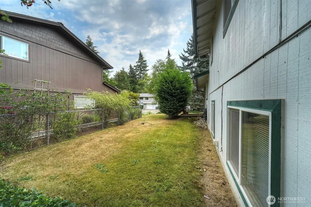 7085 Thebes Street NE Bremerton WA 98311