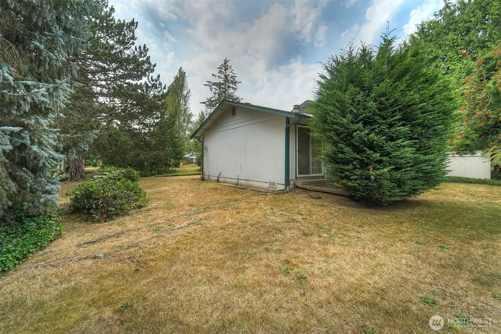7085 Thebes Street NE Bremerton WA 98311